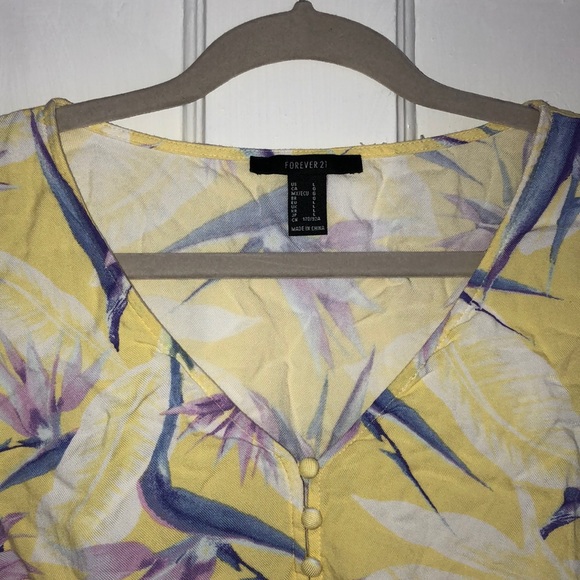 Forever21 Cropped Button Down - Picture 3 of 3